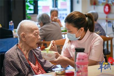 广东 织密关爱网络，2023年底前基本建立特殊困难老年人探访关爱服务机制