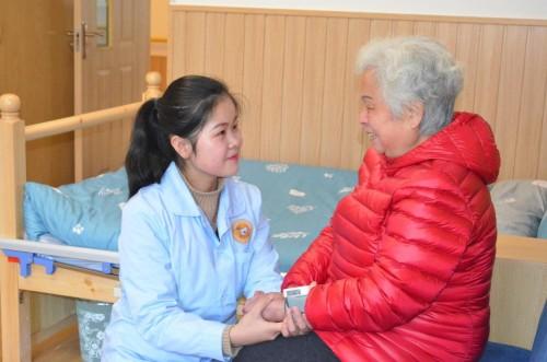哺恩养老 专业有爱，守护长者尊严